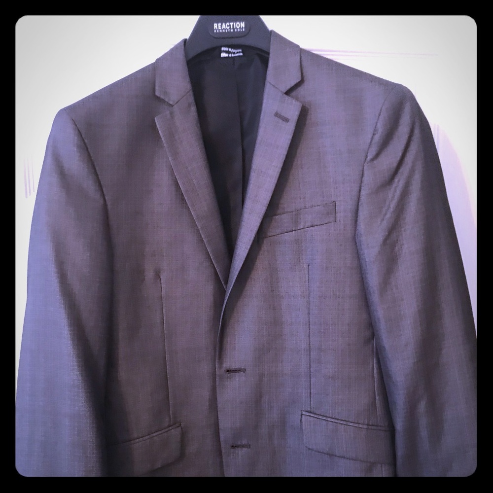 Men’s Gray Suit